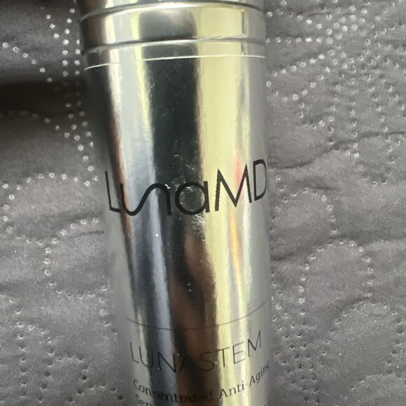 NEW LunaMD Lunastem Anti Aging Serum Face & Neck Moisturizer Hydration Wrinkles - Picture 8 of 16